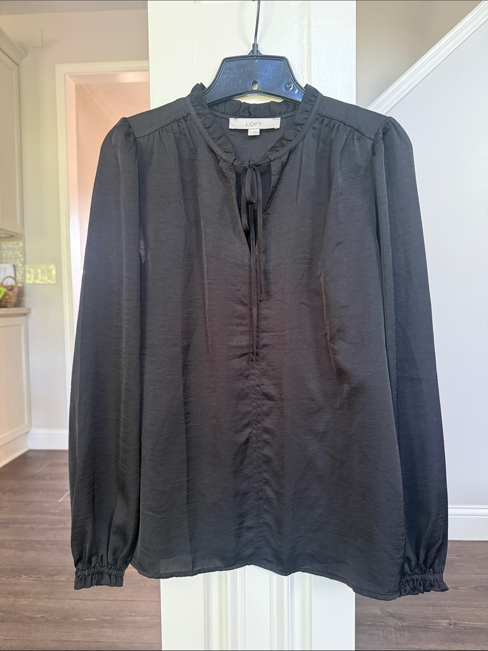 LOFT Black Long-Sleeve Satin Tie-Neck Ruffle Blouse Small